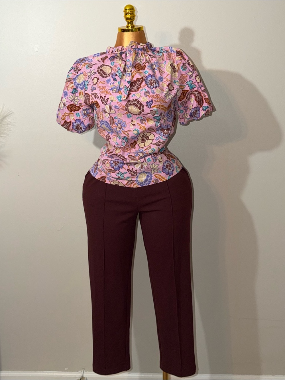 Ann Taylor Floral Blouse and  Straight-Leg Pants ( OUTFIT ) For Sale